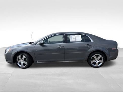 Used 2009 Chevrolet Malibu LT w/ HFV6 Engine Package FWD image 2