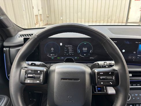 Used 2025 Hyundai Santa Fe Calligraphy AWD/4WD image 16