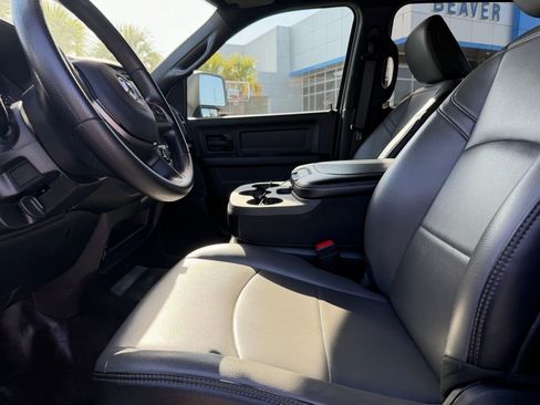 Used 2024 RAM 3500 Tradesman w/ Chrome Appearance Group image 8