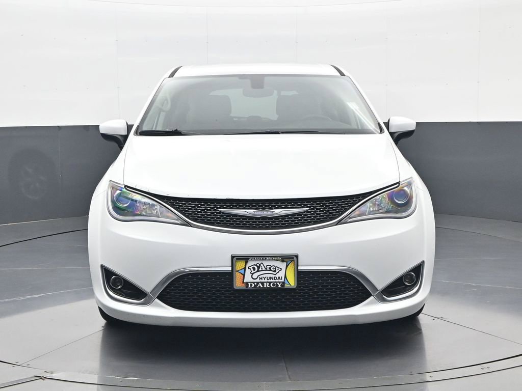 Used 2017 Chrysler Pacifica Touring Plus w/ Tire & Wheel Group FWD image 3