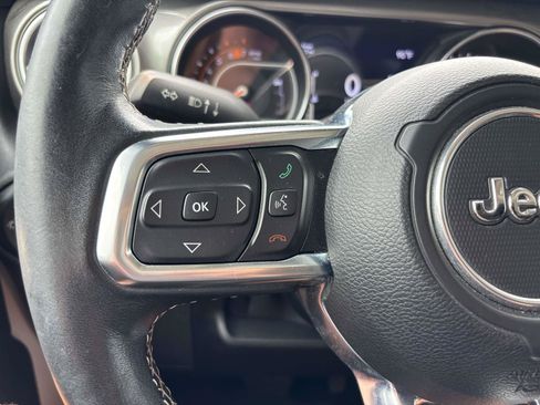 Used 2019 Jeep Wrangler Unlimited Sahara w/ Cold Weather Group AWD/4WD image 15