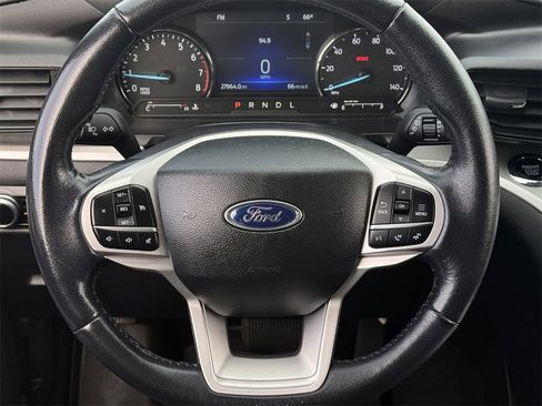 Used 2023 Ford Explorer XLT image 14