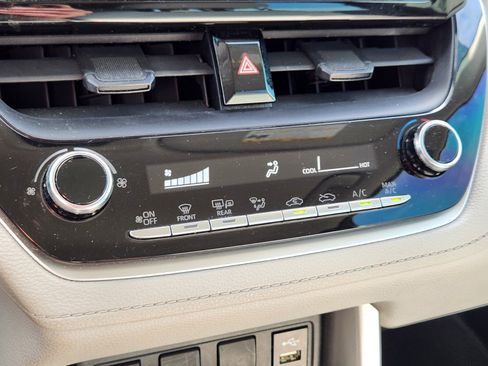 Certified 2022 Toyota Corolla Cross L image 14