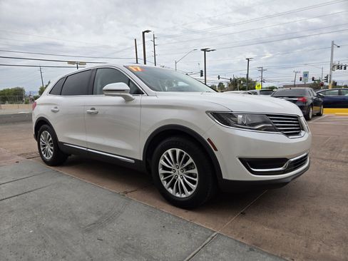 Used 2017 Lincoln MKX Select w/ Select Plus Package image 4
