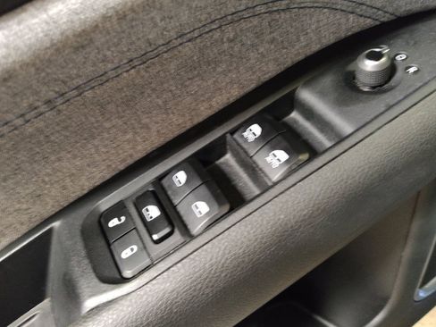 Used 2024 Jeep Compass Latitude AWD/4WD image 27
