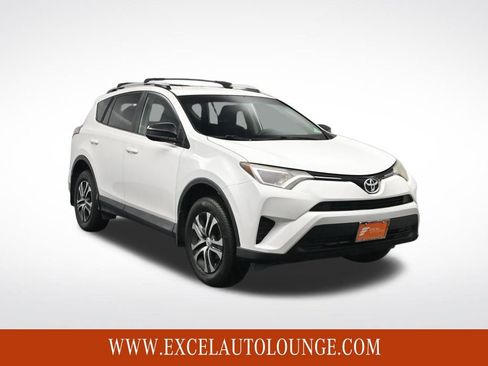 Used 2016 Toyota RAV4 LE image 8