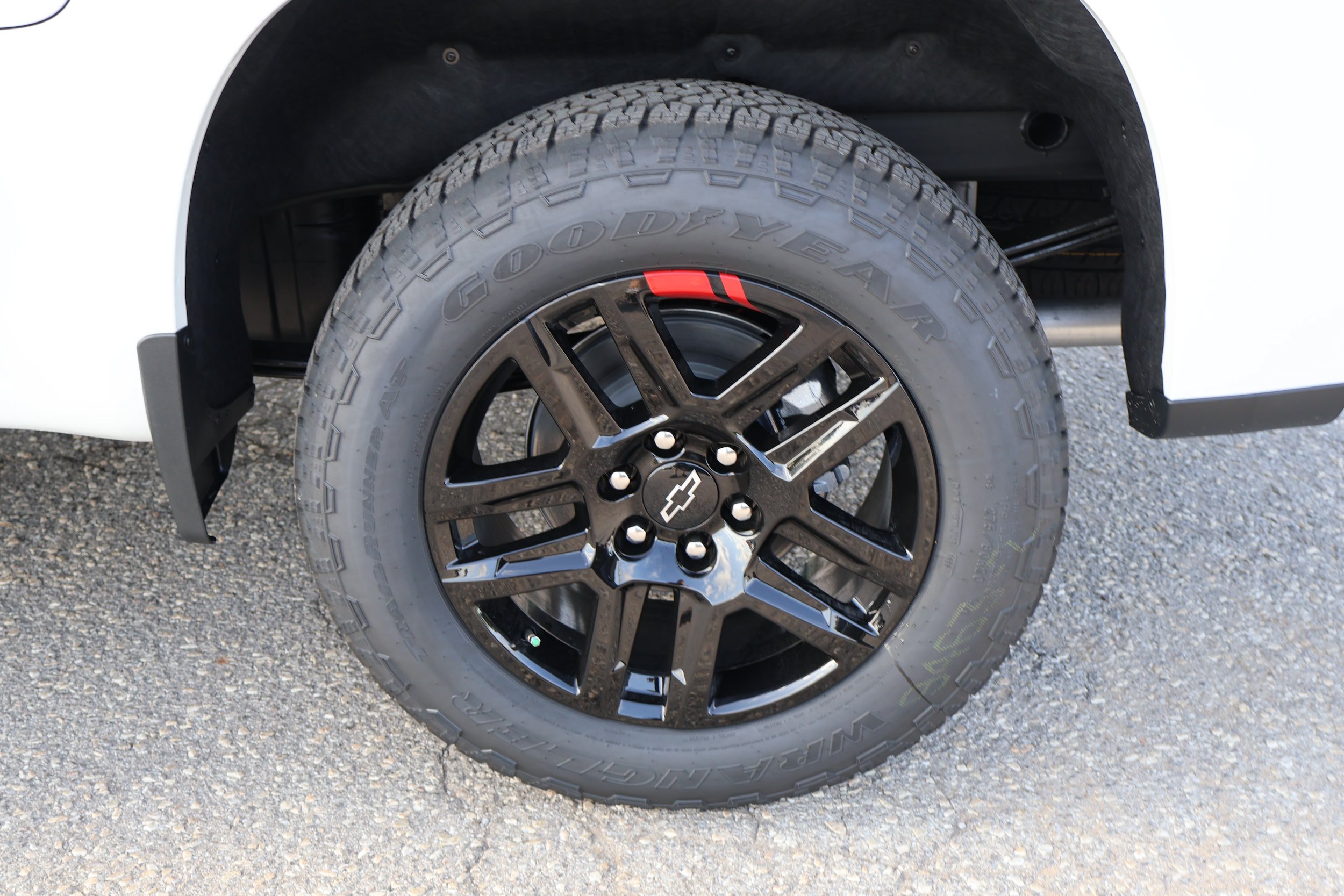 New 2026 Chevrolet Silverado 1500 RST w/ Redline Edition AWD/4WD image 6