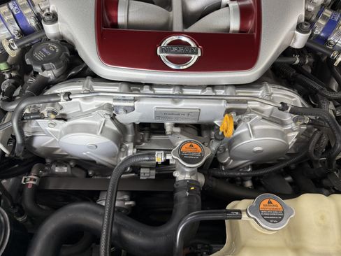 Used 2016 Nissan GT-R Black Edition AWD/4WD image 12