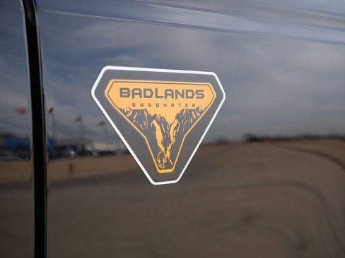 New 2025 Ford Bronco Badlands image 9