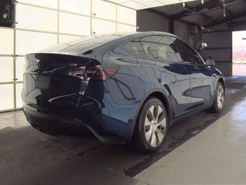 Used 2021 Tesla Model Y Long Range AWD/4WD image 2