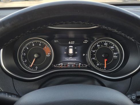 Used 2019 Jeep Cherokee Trailhawk image 19