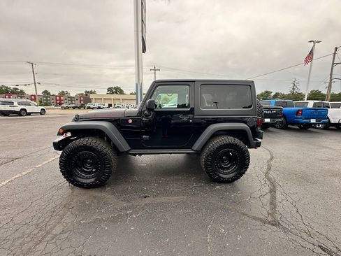 Used 2016 Jeep Wrangler Rubicon AWD/4WD image 7