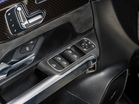 Used 2023 Mercedes-Benz GLB 250 4MATIC image 39