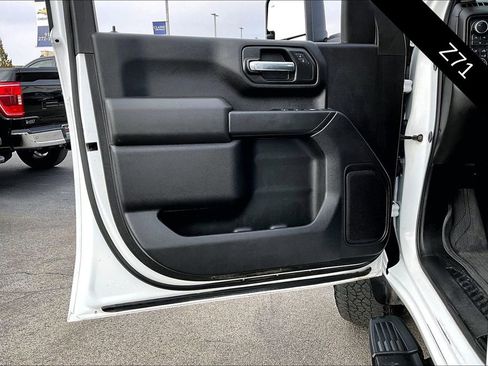 Used 2025 Chevrolet Silverado 2500 Custom w/ Custom Value Package image 19