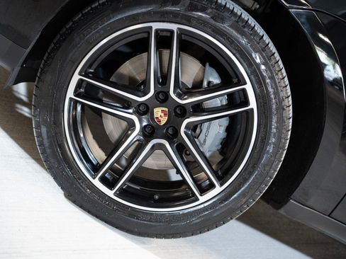 Used 2020 Porsche Macan S AWD/4WD image 11