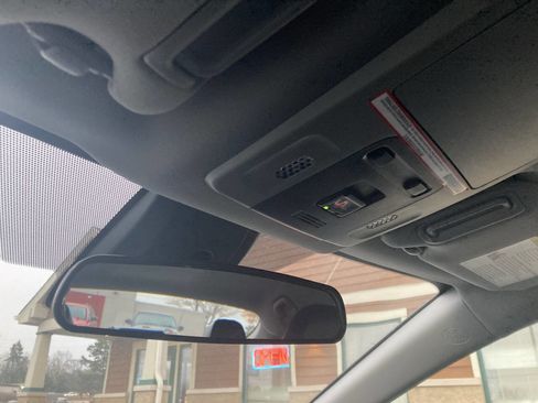 Used 2022 Toyota Camry SE image 16