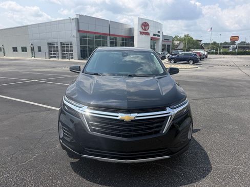 Used 2024 Chevrolet Equinox LT FWD image 2
