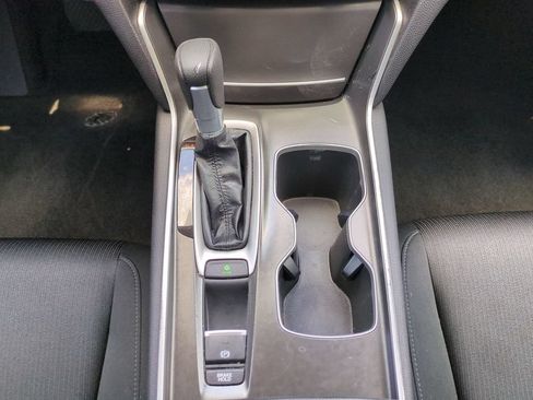Used 2018 Honda Accord LX image 22
