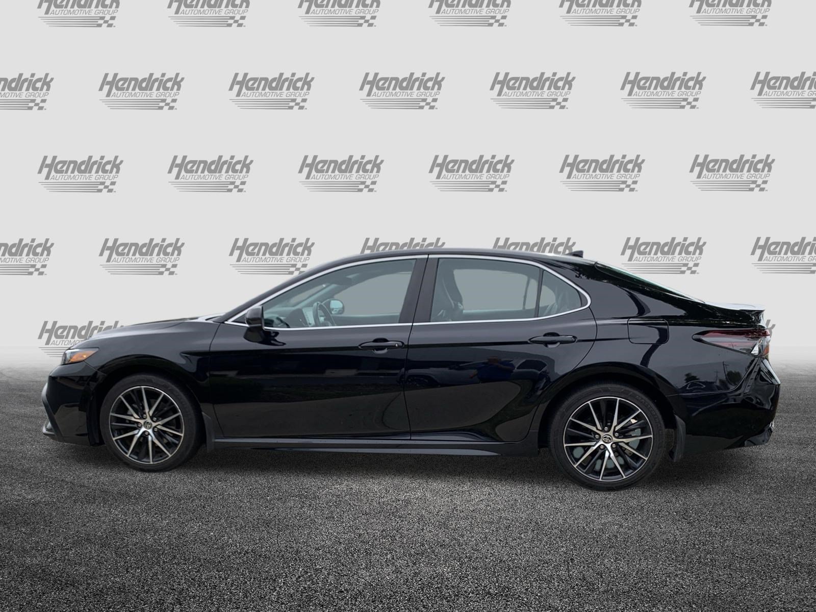 Used 2021 Toyota Camry SE FWD image 7