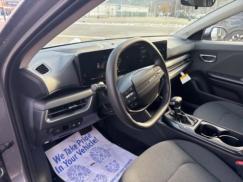 New 2025 Kia K4 LXS image 21