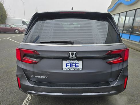 Certified 2025 Honda Odyssey EX-L image 4
