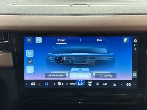 Used 2025 Lincoln Navigator L Reserve AWD/4WD image 18