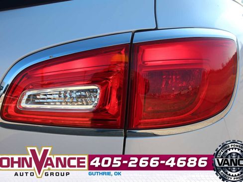 Used 2016 Buick Enclave Premium w/ Experience Buick Package image 10