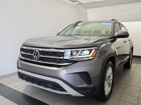 Certified 2023 Volkswagen Atlas SE w/ Panoramic Sunroof Package FWD image 2
