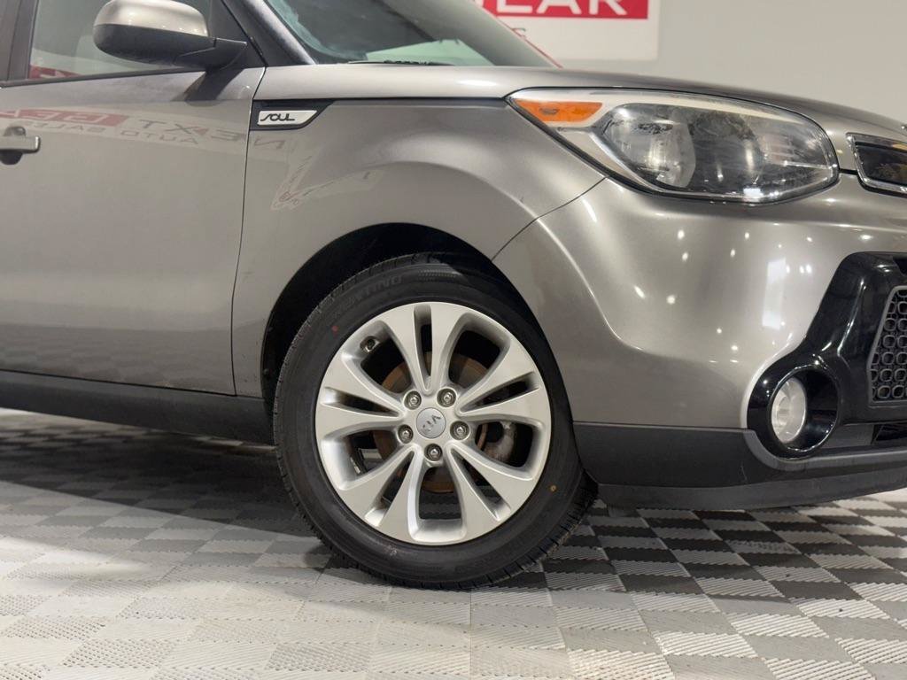 Used 2016 Kia Soul + FWD image 35