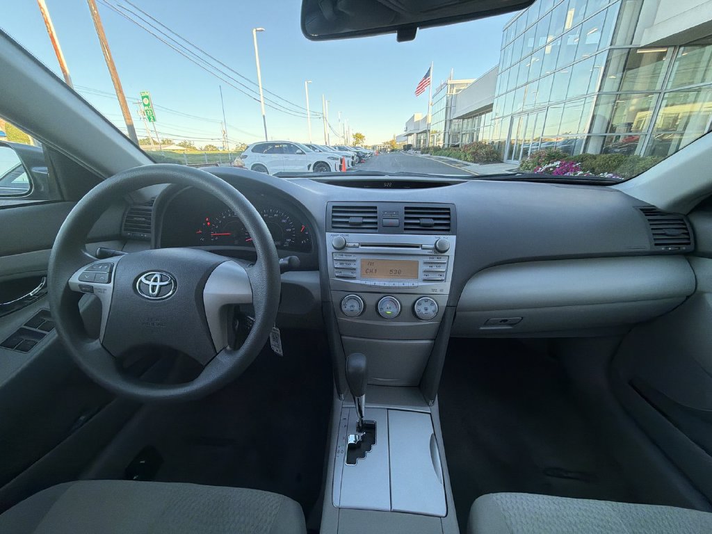 Used 2011 Toyota Camry LE FWD image 18
