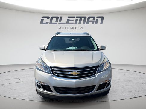 Used 2017 Chevrolet Traverse LT w/ Style and Technology Package FWD image 2