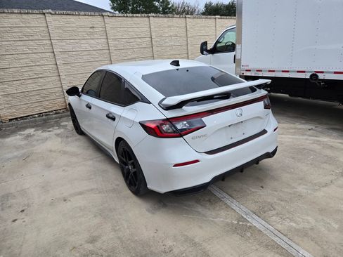 Used 2023 Honda Civic Sport image 4