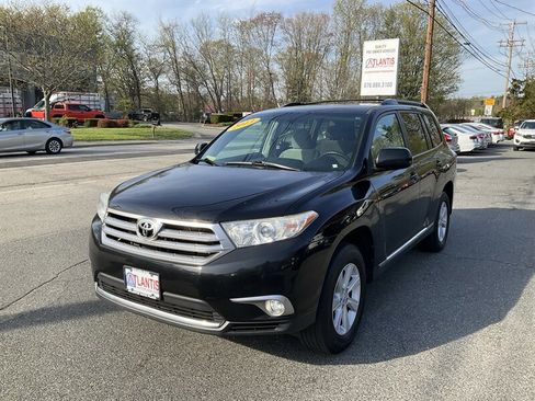 Used 2013 Toyota Highlander Plus AWD/4WD image 1
