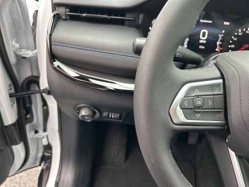 New 2026 Jeep Compass Latitude image 17