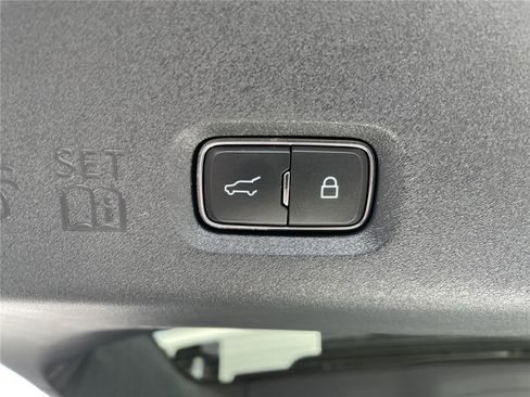 Used 2025 Ford Expedition Platinum w/ Platinum Ultimate Package AWD/4WD image 27