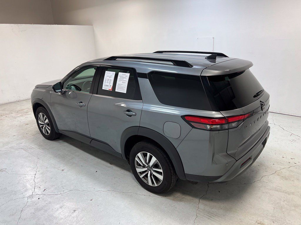 Used 2026 Nissan Pathfinder SL AWD/4WD image 5