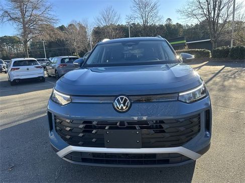 New 2026 Volkswagen Tiguan SE image 8