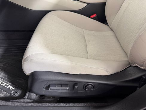 Certified 2025 Honda Accord SE image 11