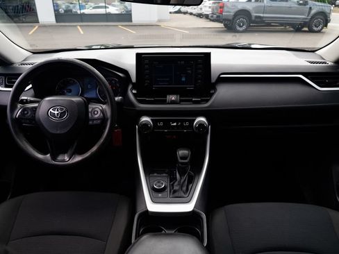 Used 2021 Toyota RAV4 LE AWD/4WD image 8