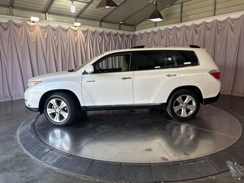 Used 2012 Toyota Highlander Limited w/ Tow Pkg AWD/4WD image 8