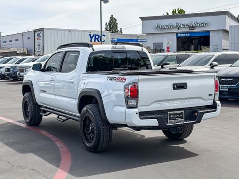 Used 2021 Toyota Tacoma TRD Off-Road w/ TRD Premium Off Road Package image 2