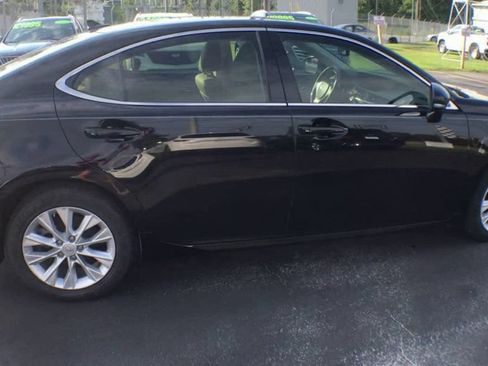 Used 2013 Lexus ES 300h w/ Luxury Pkg FWD image 9