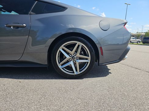 Used 2024 Ford Mustang Coupe RWD image 31