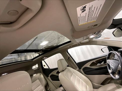 Used 2024 GMC Terrain Denali w/ Denali Premium Package image 22