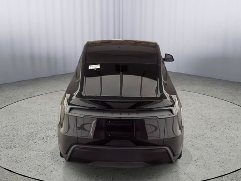 Used 2026 Tesla Model Y 2WD image 13