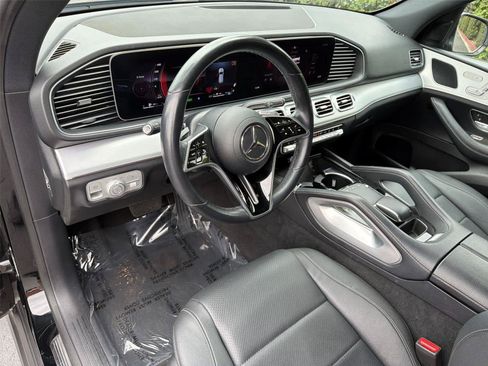 Used 2024 Mercedes-Benz GLE 450e 4MATIC image 2