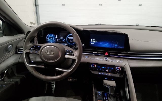Used 2025 Hyundai Elantra SEL FWD image 27