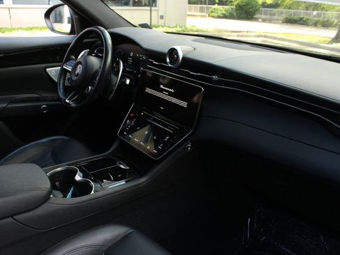Used 2023 Maserati Grecale GT image 27
