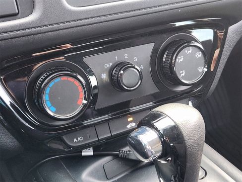 Used 2022 Honda HR-V LX image 21