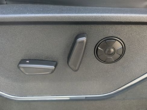 Certified 2024 Ford F450 Platinum w/ FX4 Off-Road Package image 30